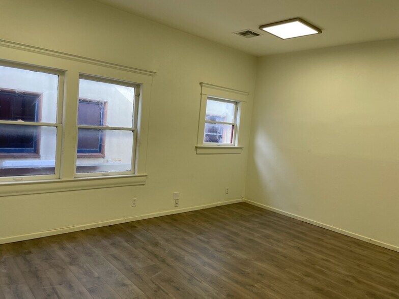 More Photos Of 412 W 4th St, Santa Ana Storefront Retail Office For Lease