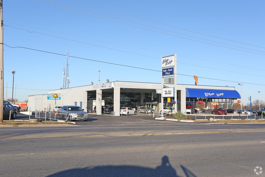 Primary Photo Of 6824-6840 Blue Ridge Blvd, Raytown Auto Dealership For Sale