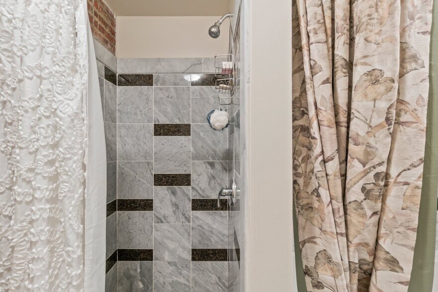 More Photos Of 311-313 W Baltimore St, Baltimore Apartments For Sale