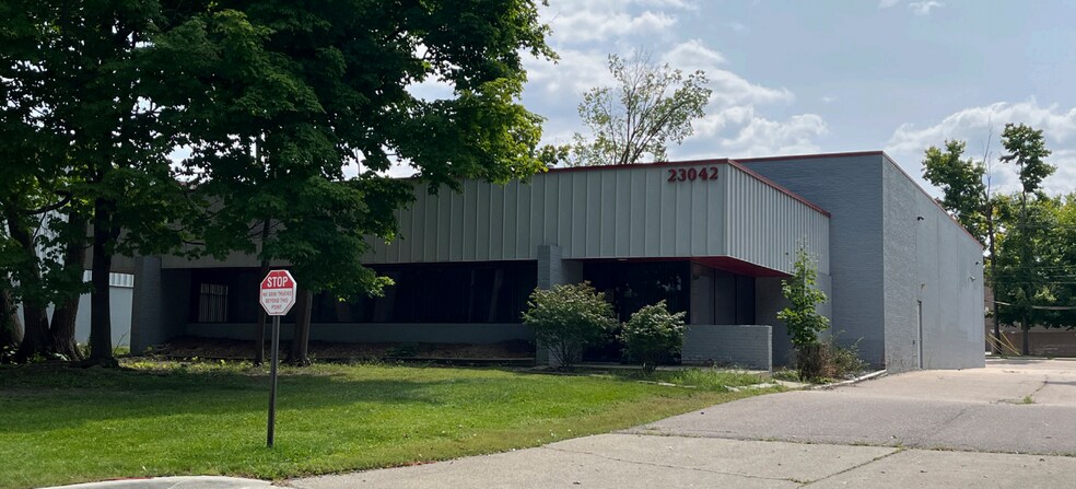 Primary Photo Of 23042 Commerce Dr, Farmington Hills Light Manufacturing For Sale
