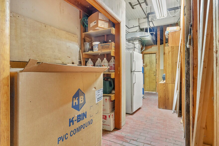 More Photos Of 14924 Beloit Snodes Rd, Beloit Manufacturing For Lease