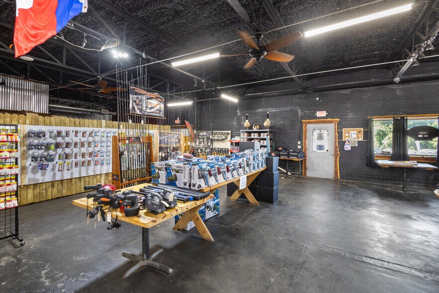More Photos Of 367 State Highway 155 N, Gilmer Bar For Sale