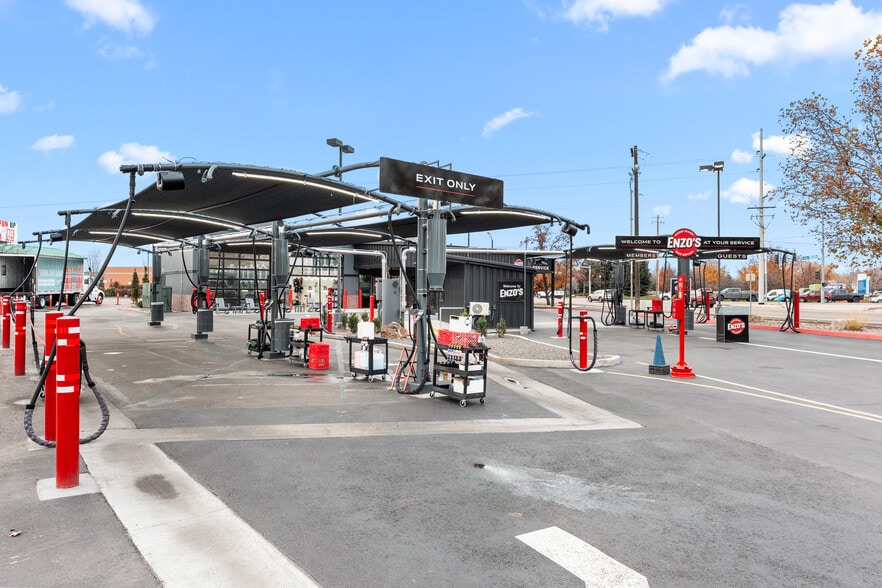 More Photos Of 10592 W State St, Boise Carwash For Sale