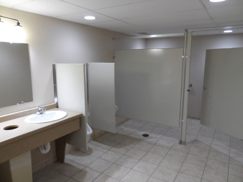 More Photos Of 4023 State St, Bismarck Medical For Lease