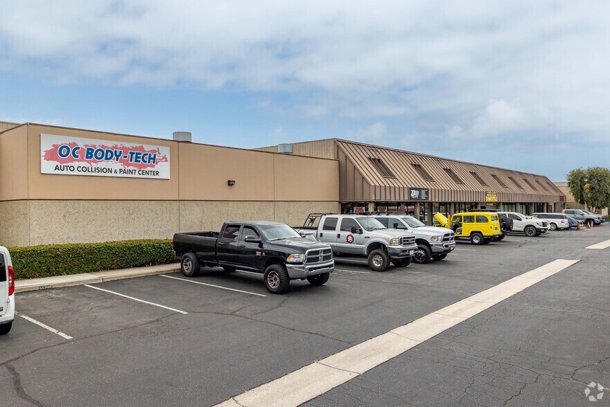 More Photos Of 940-1120 W Collins Ave, Orange Manufacturing For Lease