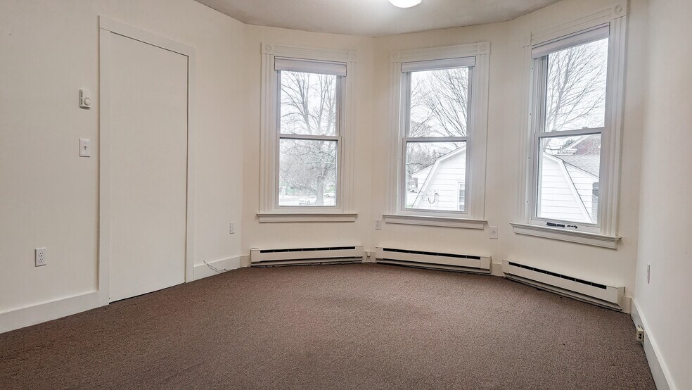More Photos Of 191 Main St, Old Saybrook Loft Creative Space For Lease