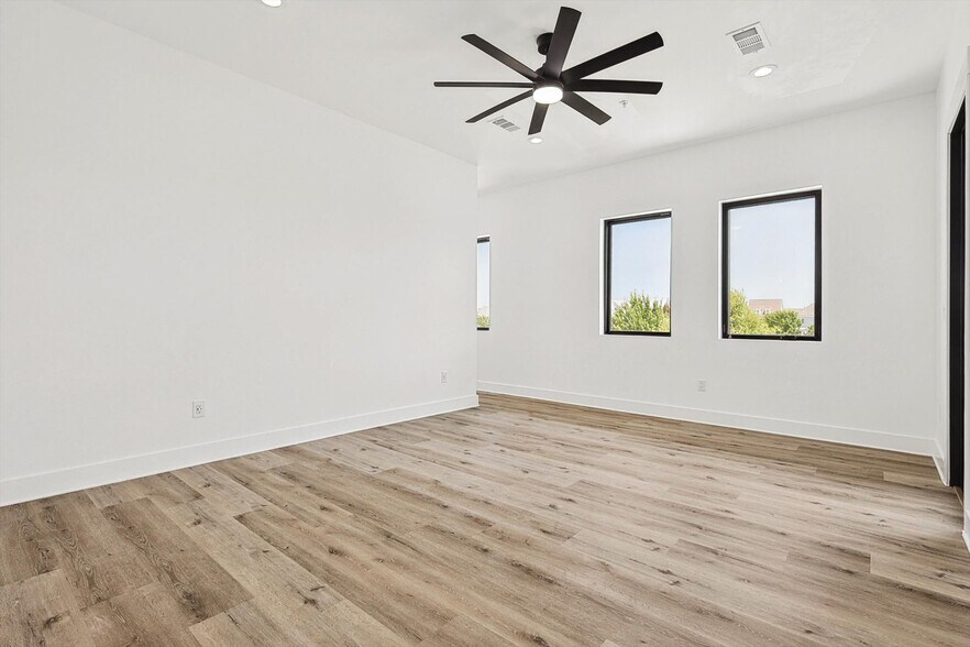 More Photos Of 767 W Main St, Coppell Storefront Retail Office For Sale