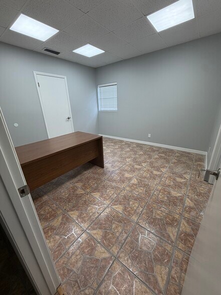 More Photos Of 555 Parque Dr, Ormond Beach Coworking Space