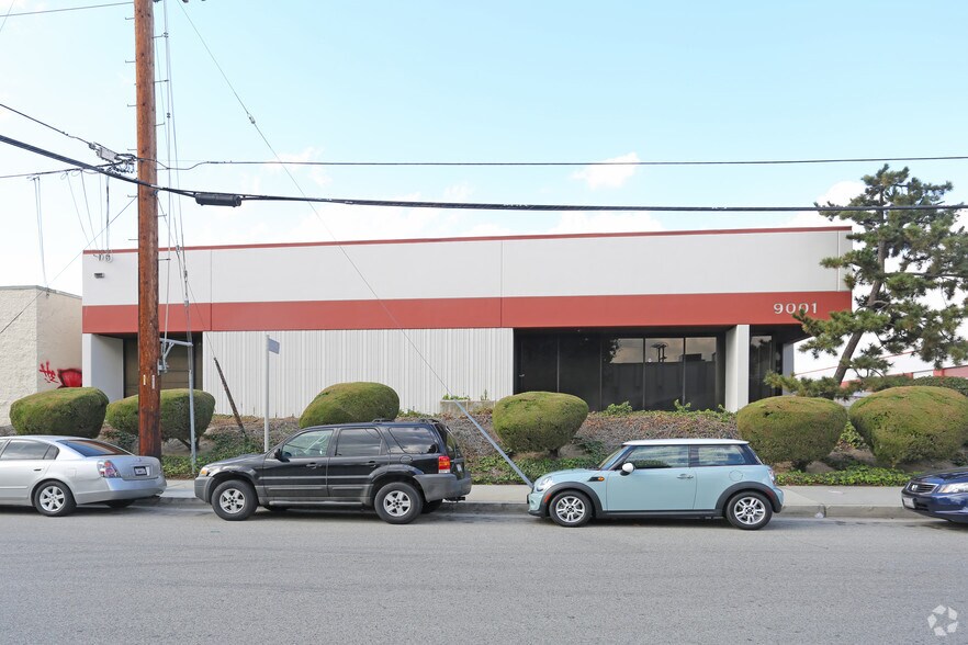 More Photos Of 9001 Oso Ave, Chatsworth Industrial For Lease