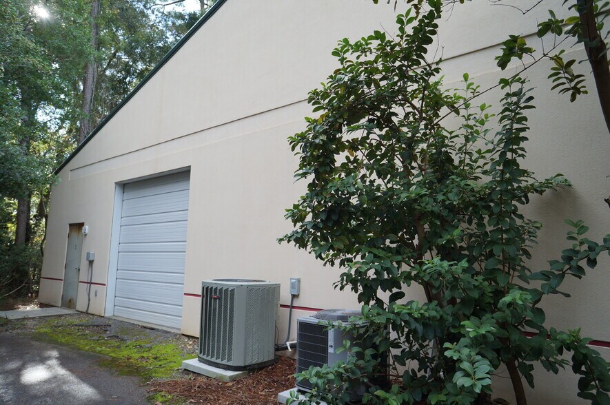 More Photos Of 1504 Fording Island Rd, Bluffton Freestanding For Lease