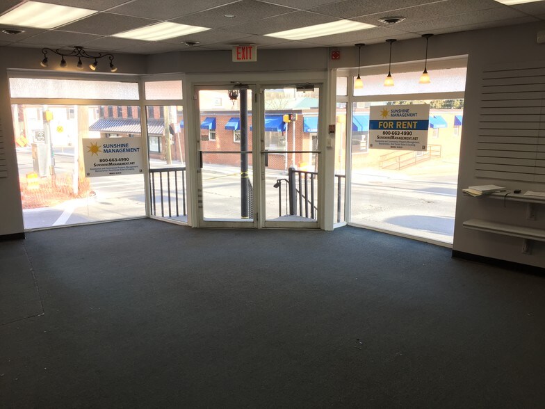 More Photos Of 28 Liberty St, Westminster Apartments For Lease