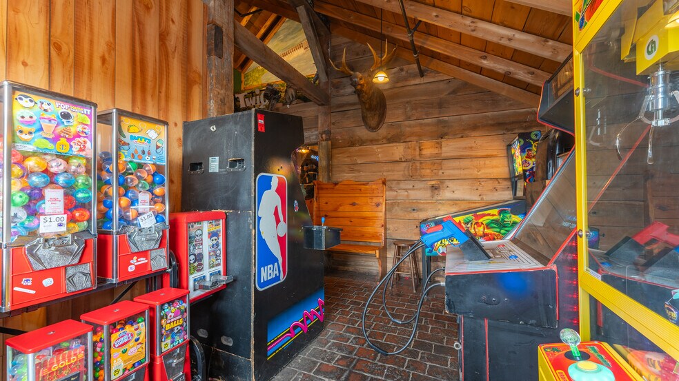 More Photos Of 1815 Bagnell Dam Blvd, Lake Ozark Restaurant For Sale