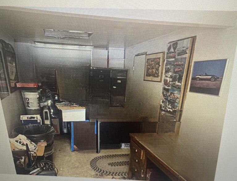 More Photos Of 315 Route 22, Pawling Showroom For Sale
