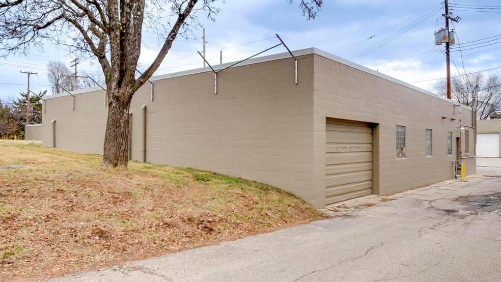 More Photos Of 116 S Clifton Ave, Louisville Storefront For Lease