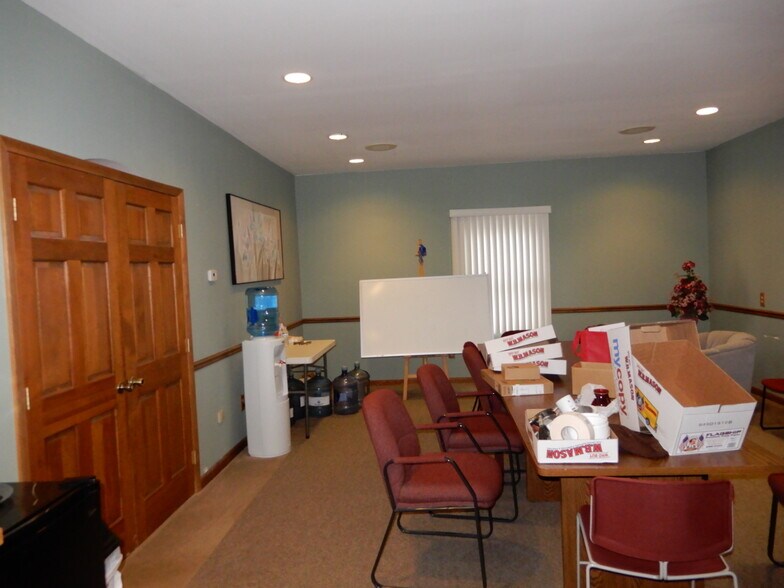 More Photos Of 440 Third Ave, Watervliet Office For Sale