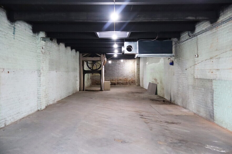 More Photos Of 640-642 N Cherry St, Winston-Salem Storefront Retail Office For Lease