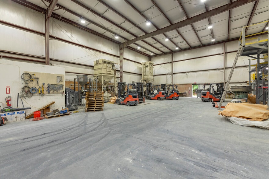 More Photos Of 45 Spiral Rd, Arden Warehouse For Sale