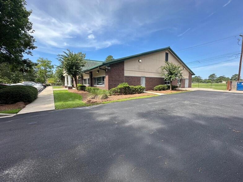 More Photos Of 2675 Lake Park Dr, North Charleston Medical For Lease