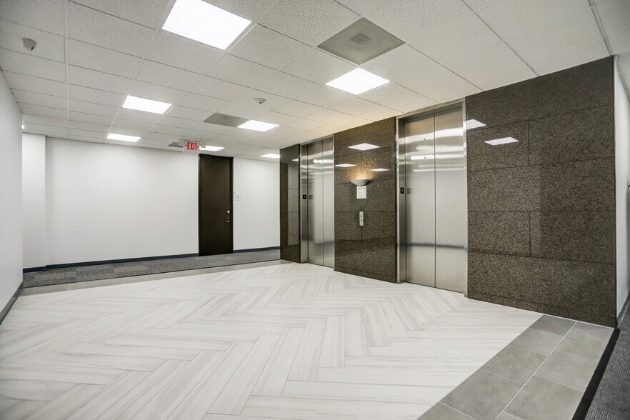 More Photos Of 10101 Southwest Freeway, Houston Office For Lease