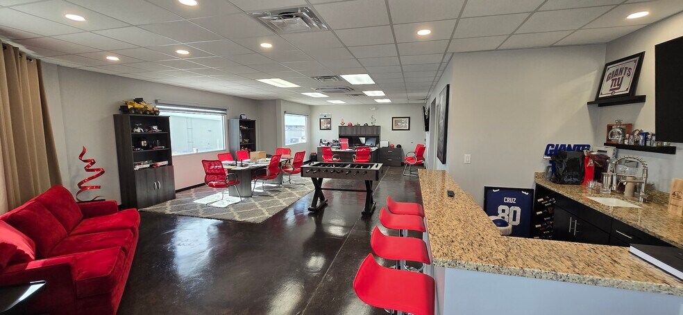 More Photos Of 1120 Horizon Blvd, El Paso Truck Terminal For Sale