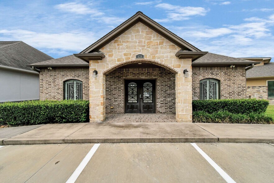 More Photos Of 620 S Peek Rd, Katy Medical For Sale
