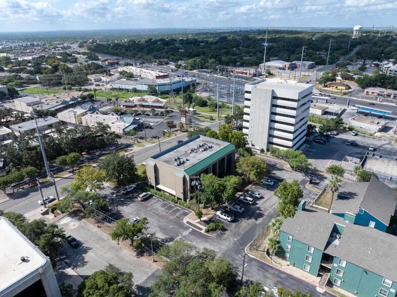 More Photos Of 7475 Callaghan Rd, San Antonio Office For Sale