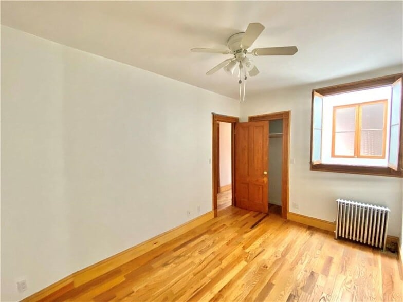 More Photos Of 135 5th Ave, Brooklyn Storefront Retail Residential For Sale