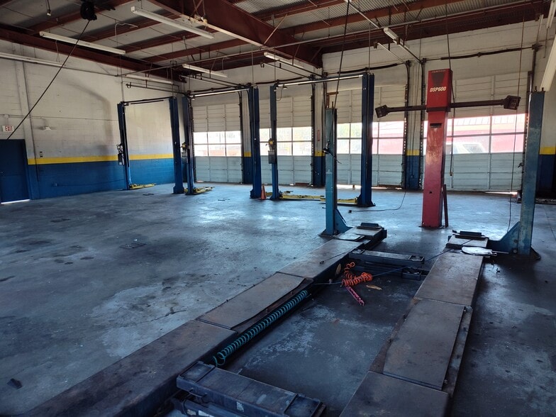 More Photos Of 6135 Salt Springs Rd, Port Richey Auto Repair For Sale
