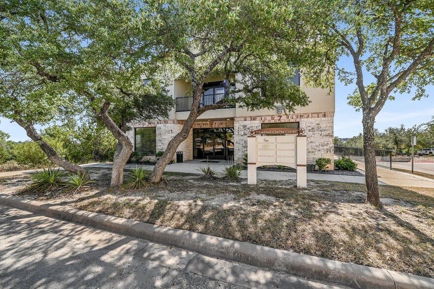More Photos Of 7 Lakeway Centre Ct N, Lakeway Office For Lease