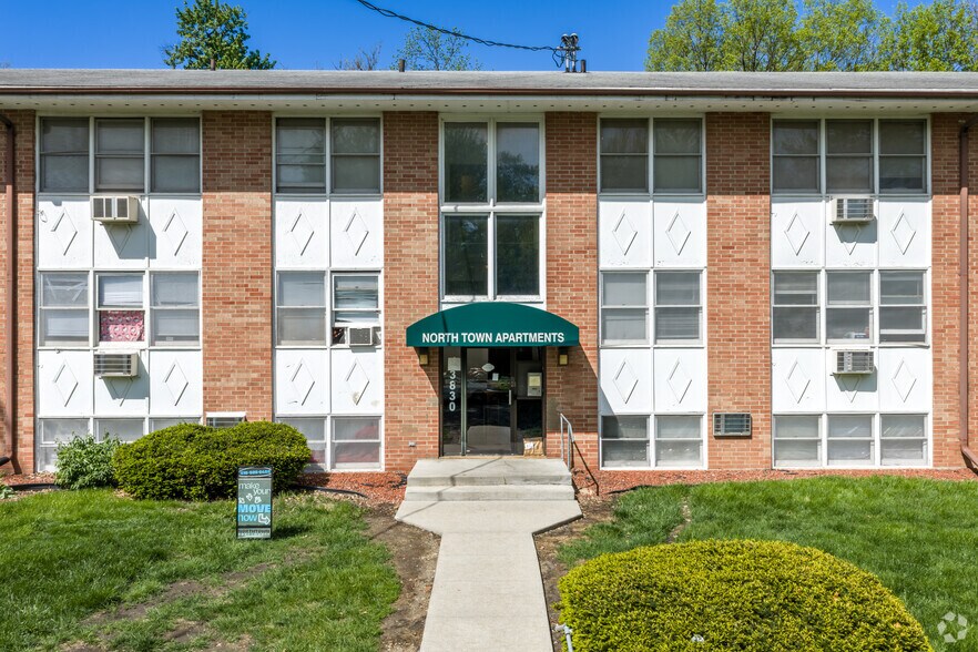 More Photos Of 3830 6th Ave, Des Moines Apartments For Sale