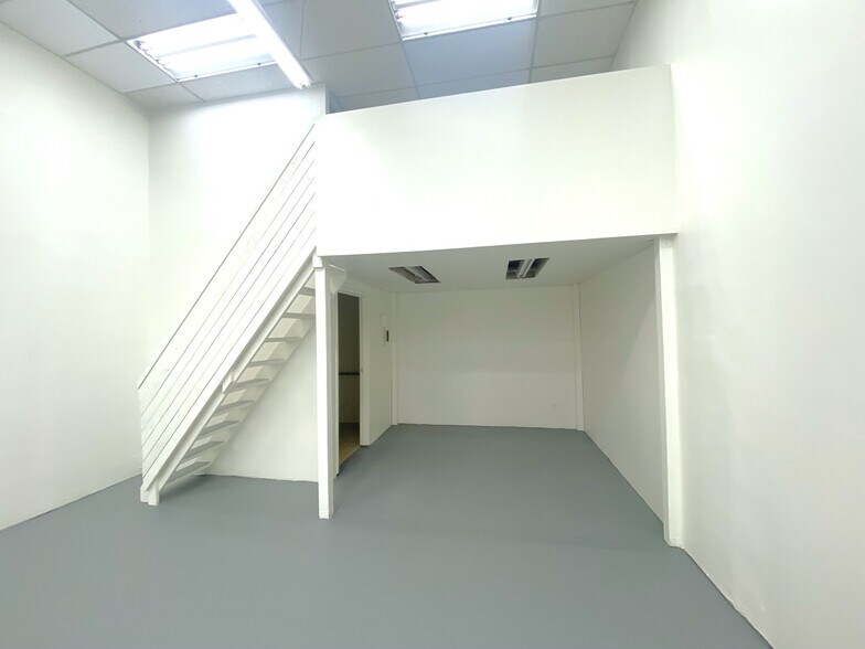 More Photos Of 1100-1106 S Los Angeles St, Los Angeles General Retail For Sale