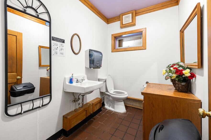 More Photos Of 179 Vermont Route 100 N, Wilmington Specialty For Sale