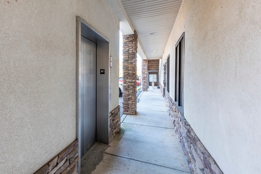 More Photos Of 12 Sammy McGhee Blvd, Jasper Medical For Sale