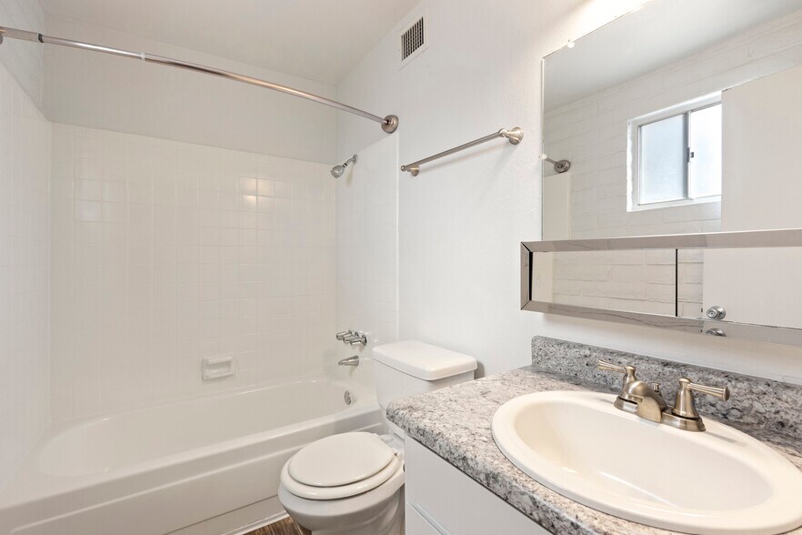 More Photos Of 3737 N Country Club Rd, Tucson Apartments For Sale