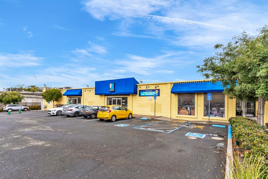 More Photos Of 12341 San Pablo Ave, Richmond Freestanding For Lease