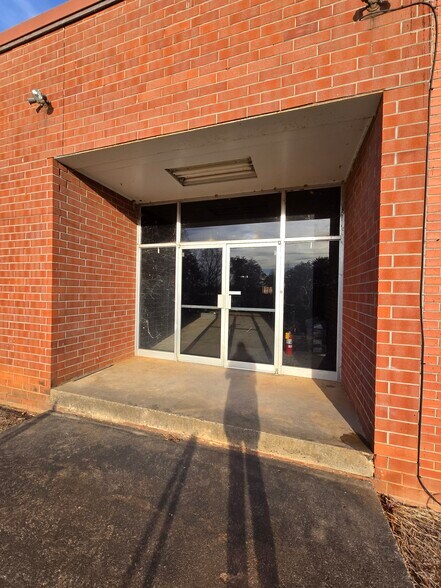 More Photos Of 900 W Academy St, Cherryville Manufacturing For Sale