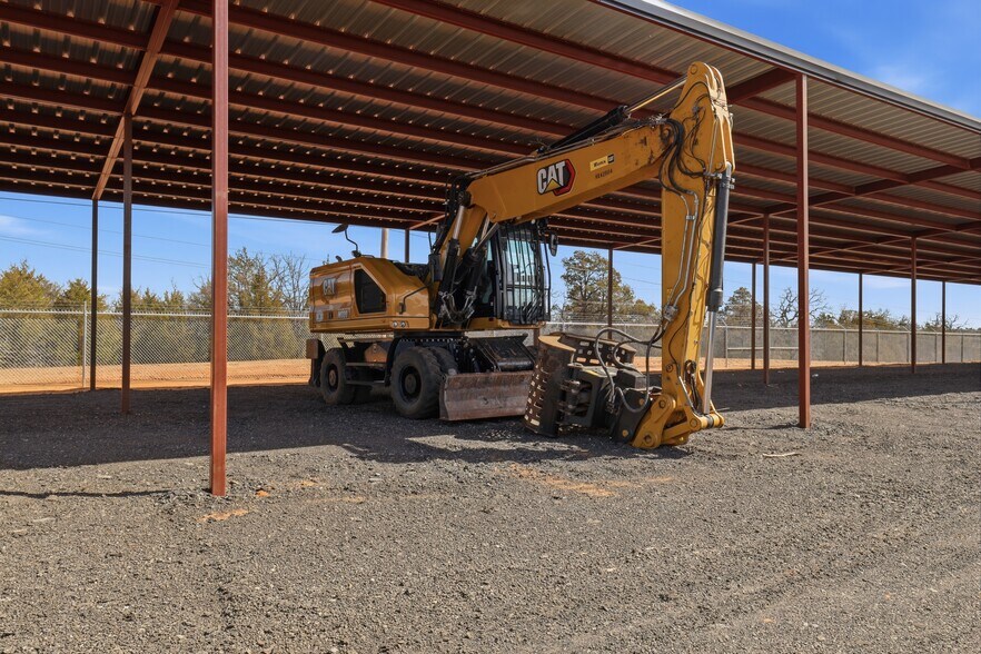 More Photos Of 15401 S Peebly Rd, Newalla Warehouse For Lease