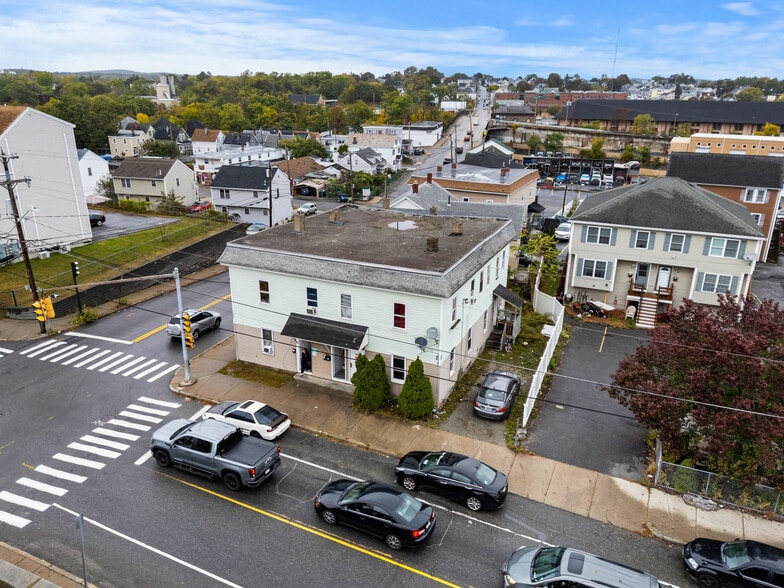 More Photos Of 915-921 Middlesex St, Lowell Apartments For Sale