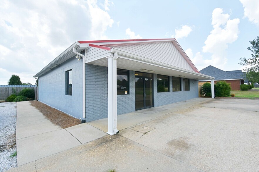 Primary Photo Of 833 Old Highway 45, Saltillo Freestanding For Lease