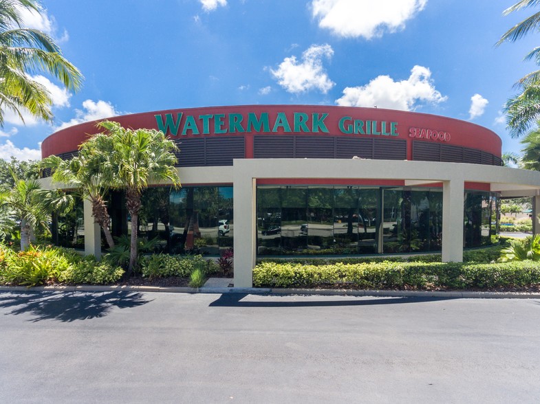 Primary Photo Of 11280 Tamiami Trl N, Naples Restaurant For Sale