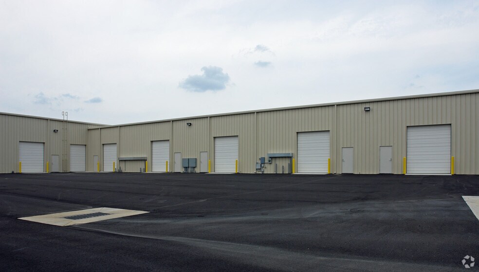 More Photos Of 119 Poplar Pointe Dr, Mooresville Research And Development For Lease