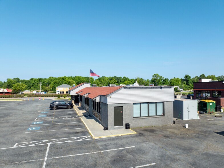 More Photos Of 8451 Ocean Gtwy, Easton Restaurant For Sale