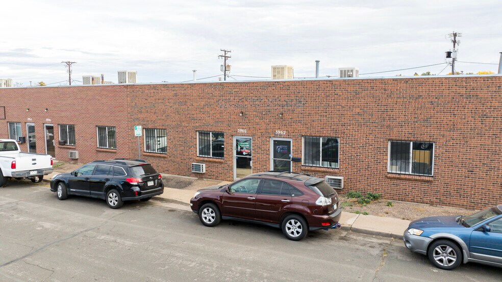 More Photos Of 3940-3966 S Mariposa St, Englewood Manufacturing For Lease