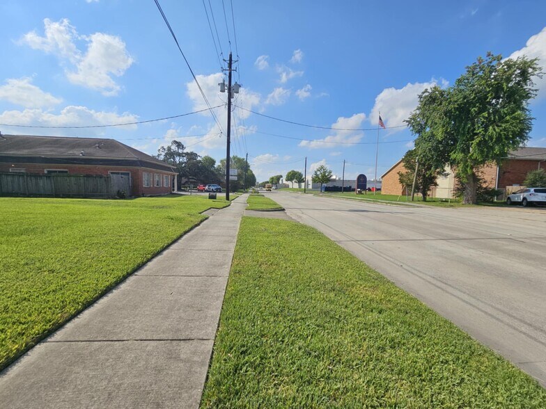 More Photos Of 1027 Main St, Pasadena Medical For Sale