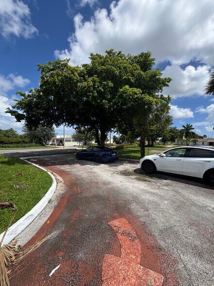 More Photos Of 6014 Kimberly Blvd, North Lauderdale Convenience Store For Sale
