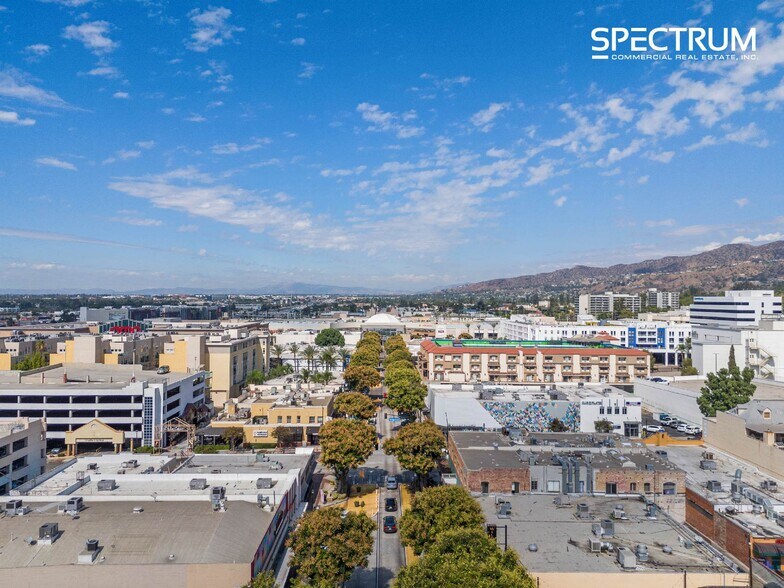 More Photos Of 130-140 N San Fernando Blvd, Burbank Storefront For Lease