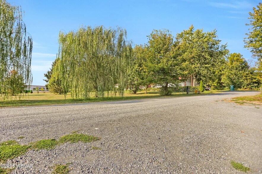 More Photos Of 8265 State Route 405, Milton Freestanding For Sale