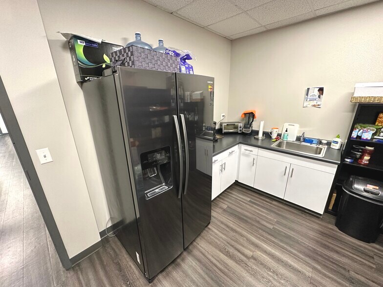 More Photos Of 45 W 10000 S, Sandy Office For Lease