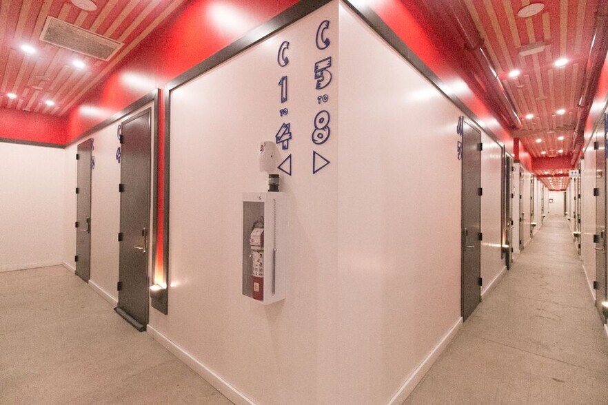 More Photos Of 78-92 Kingsland Ave, Brooklyn Flex For Sale