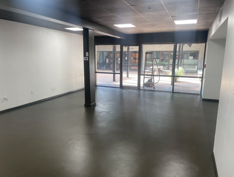 More Photos Of 21 W Mountain St, Fayetteville Storefront Retail Office For Lease